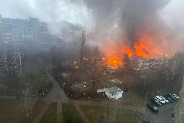 Вертолет упал рядом с детским садом в Киевской области