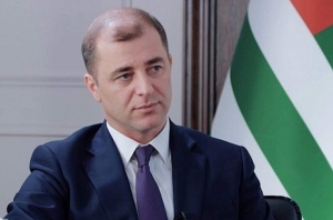 Адгур Ардзинба: «Гарант Конституции сам является нарушителем этой Конституции»
