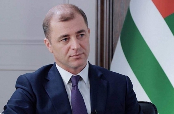 Адгур Ардзинба: «Гарант Конституции сам является нарушителем этой Конституции»